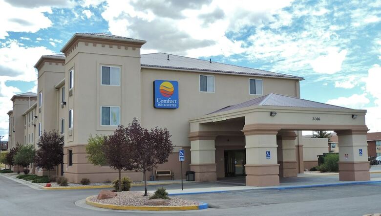 Hotel Comfort Inn & Suites