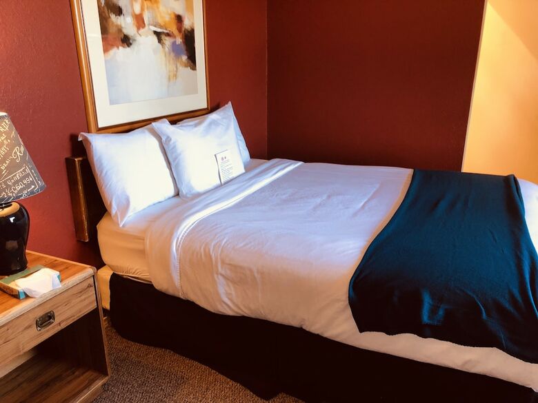 Motel Lakeshore Inn Water Front