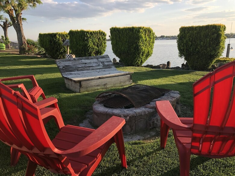 Motel Lakeshore Inn Water Front