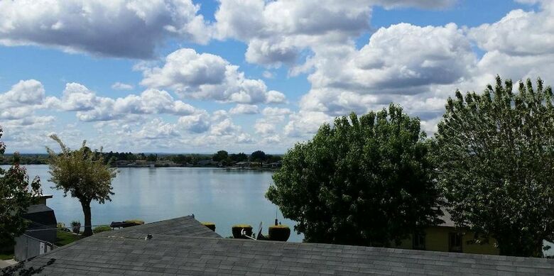 Motel Lakeshore Inn Water Front