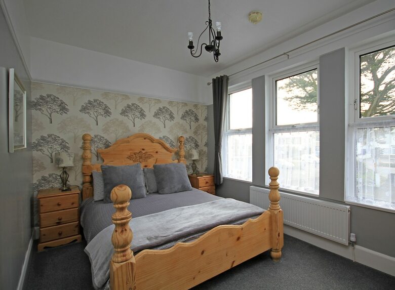 Bed & Breakfast Pine Lodge Guest House