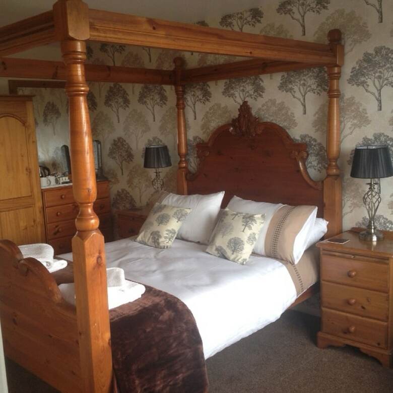 Bed & Breakfast Pine Lodge Guest House