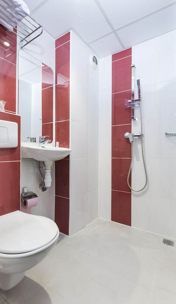 Hotel Initial By Balladins Saint-quentin / Gauchy