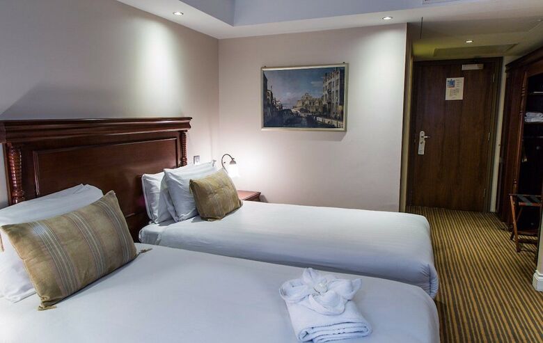 The Casa Hotel