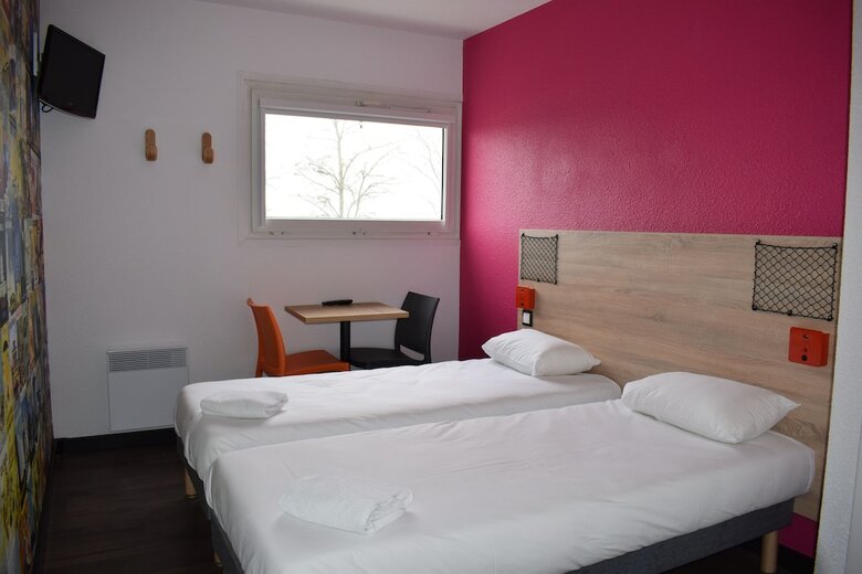 Hotelf1 Bourges Le Subdray, Renovated