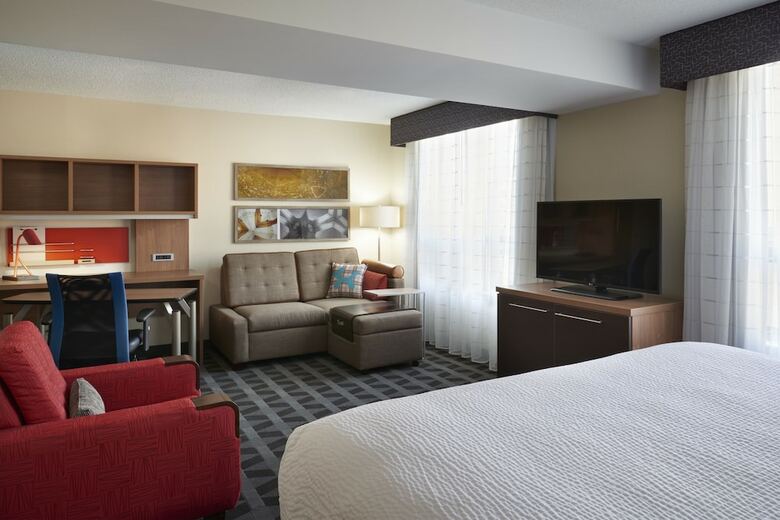 Hotel Towneplace Suites By Marriott Windsor