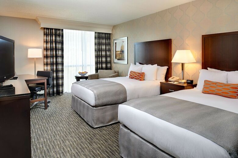 Hotel Doubletree By Hilton Detroit - Dearborn