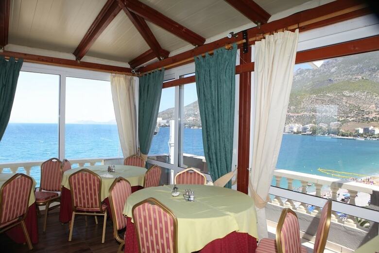 Mantas Seaside Boutique Hotel