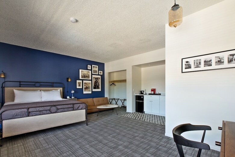 Hotel Sideways Inn