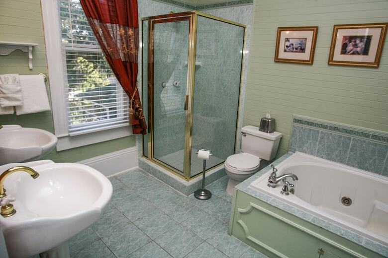 Coombs Inn & Suites, Ascend Hotel Collection
