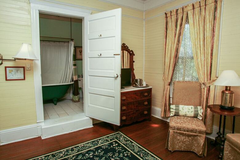 Coombs Inn & Suites, Ascend Hotel Collection