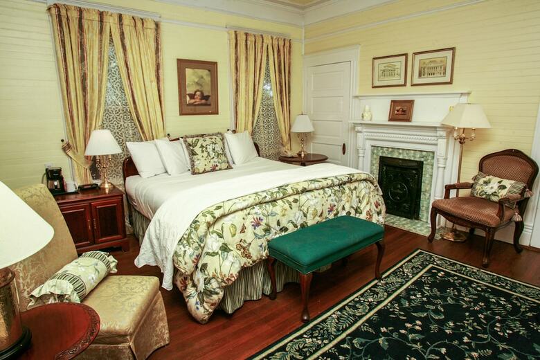 Coombs Inn & Suites, Ascend Hotel Collection