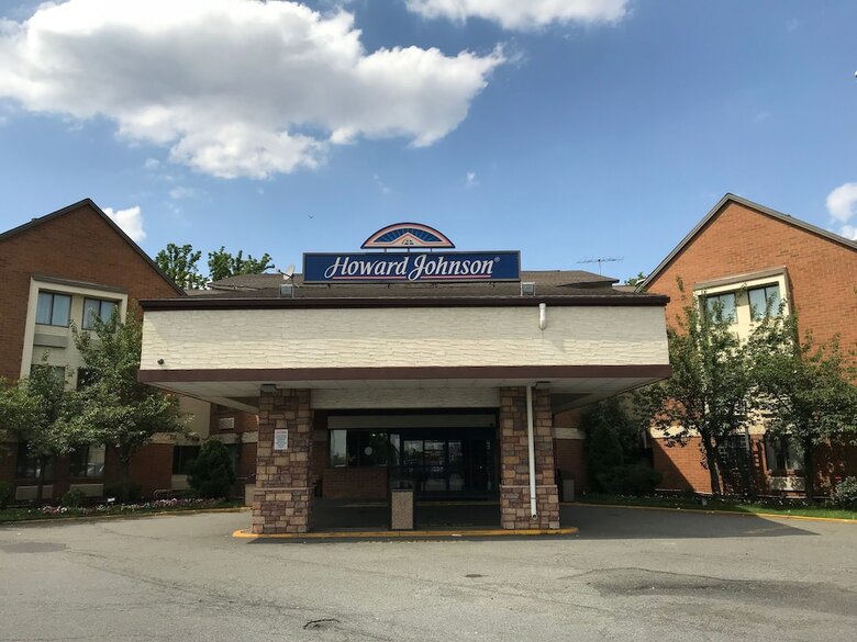 Howard Johnson Hotel By Wyndham Newark Airport