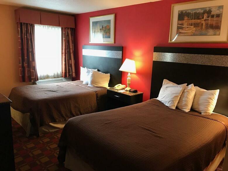 Howard Johnson Hotel By Wyndham Newark Airport
