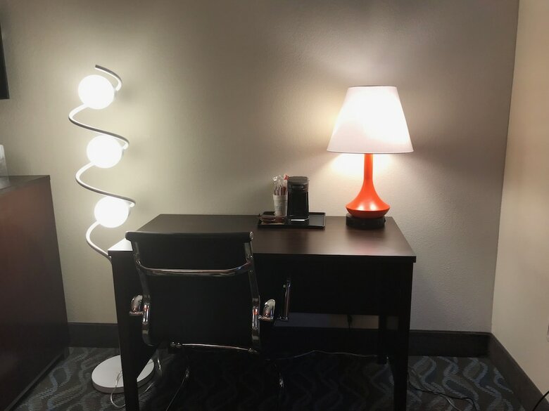 Howard Johnson Hotel By Wyndham Newark Airport
