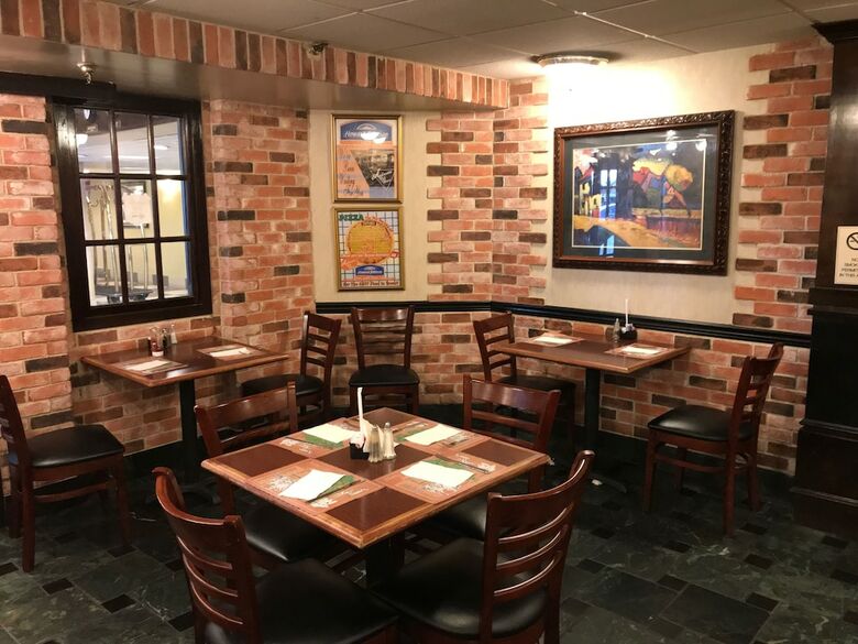 Howard Johnson Hotel By Wyndham Newark Airport