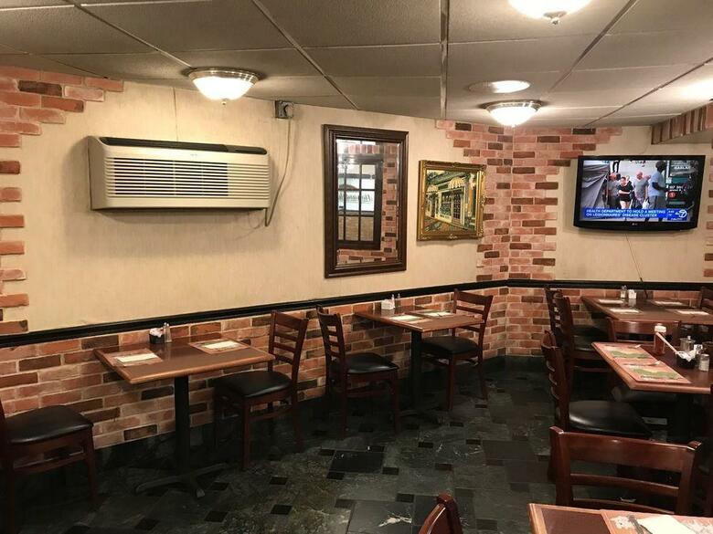 Howard Johnson Hotel By Wyndham Newark Airport
