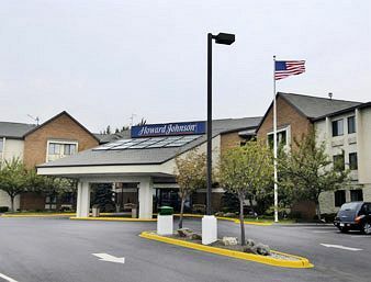 Howard Johnson Hotel By Wyndham Newark Airport