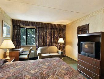 Howard Johnson Hotel By Wyndham Newark Airport