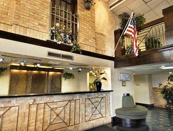 Howard Johnson Hotel By Wyndham Newark Airport