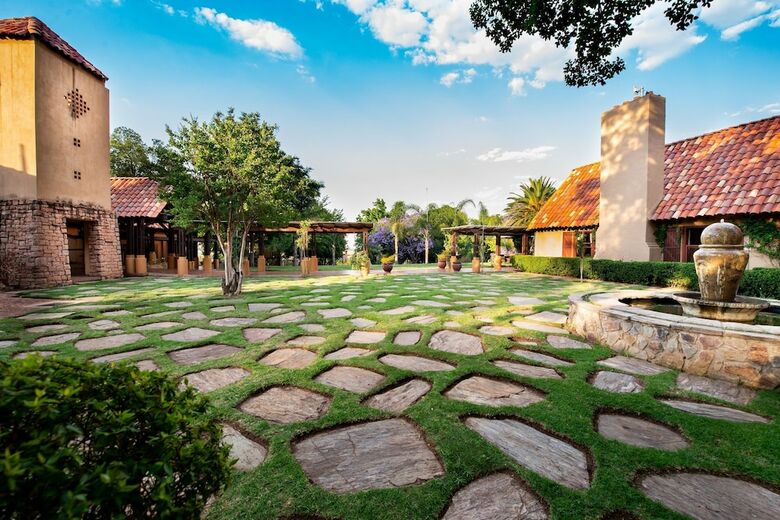 Lombardy Boutique Hotel & Conference Centre