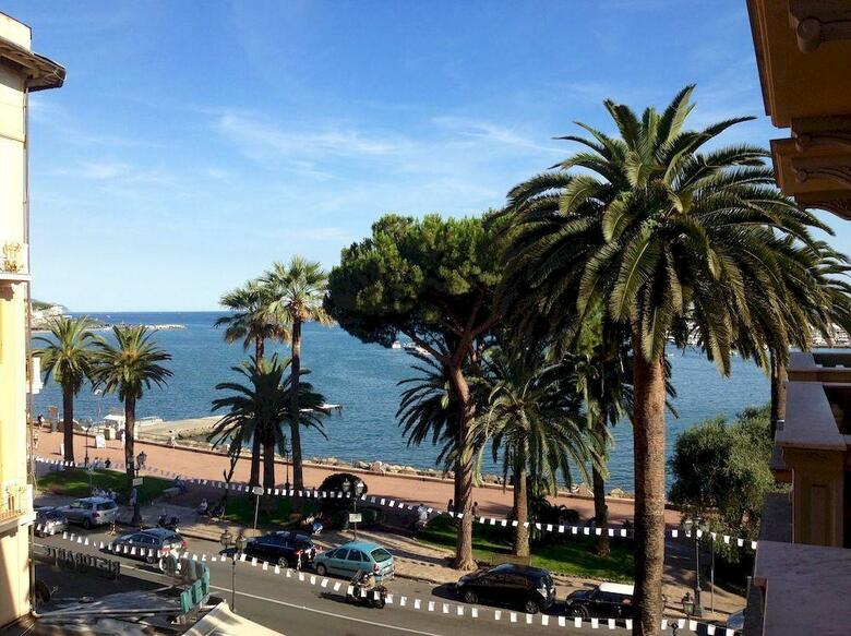 Hotel Vesuvio