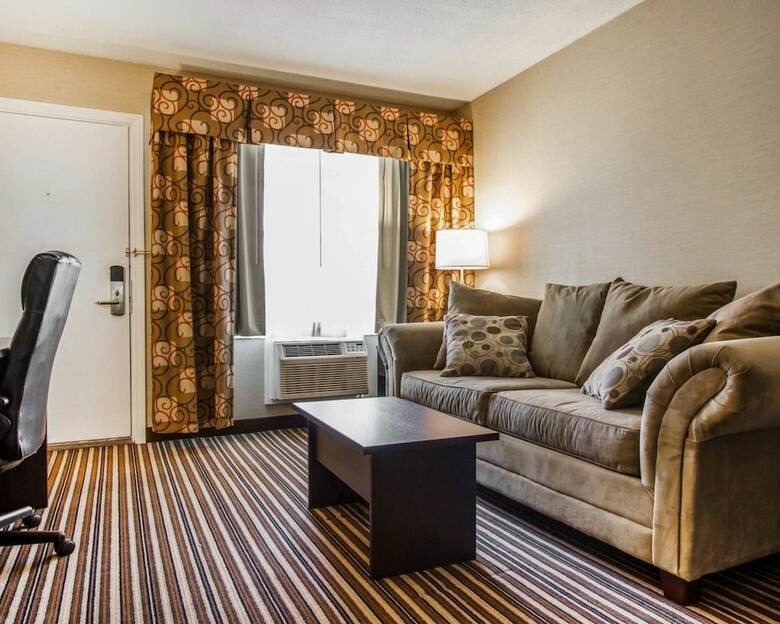 Motel Quality Inn & Suites