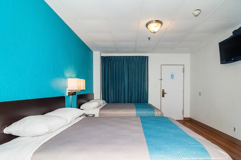 Motel 6 Elmsford, Ny - White Plains