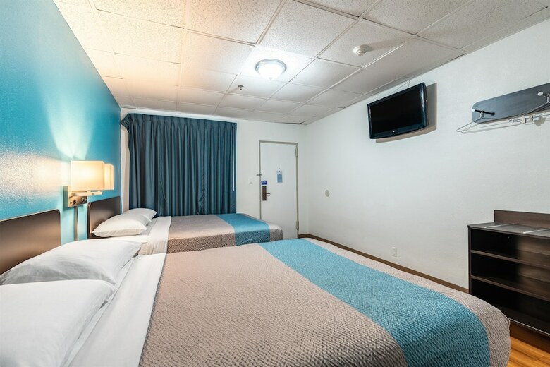 Motel 6 Elmsford, Ny - White Plains