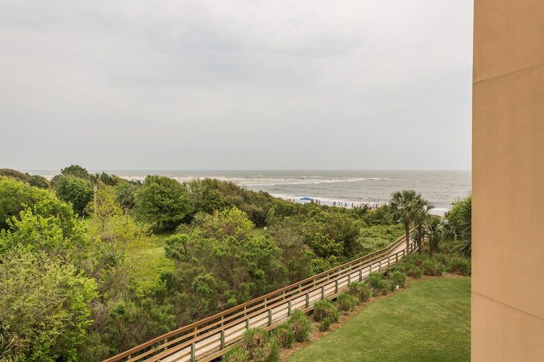 Hodnett Cooper's North Breakers