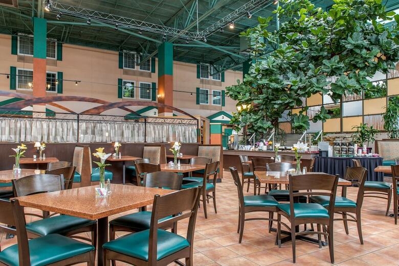 Quality Hotel Conference Center Cincinnati Blue Ash