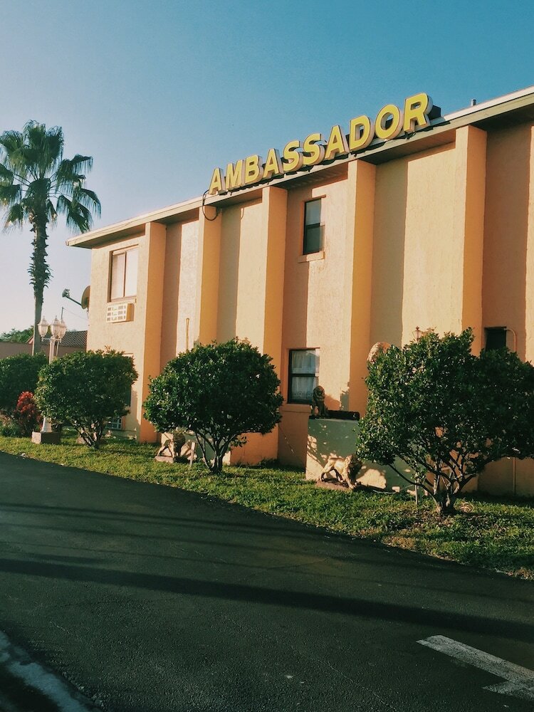 Motel Ambassador Inn