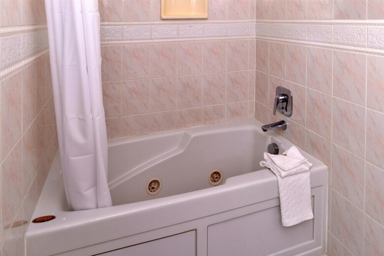 Napa Valley Hotel & Suites