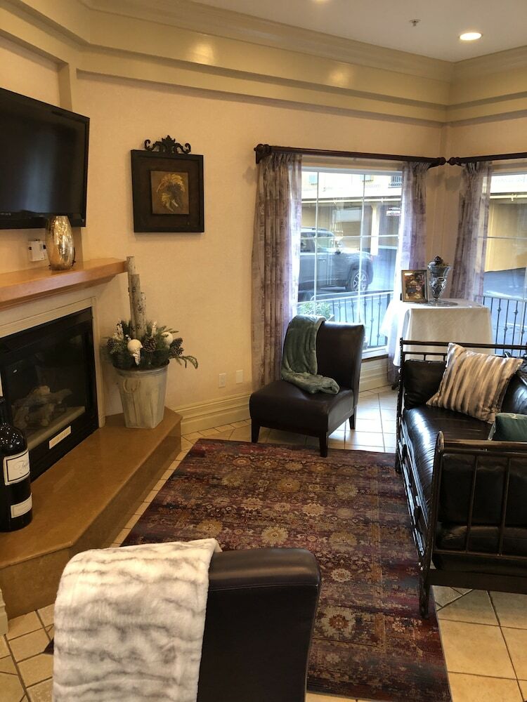 Napa Valley Hotel & Suites
