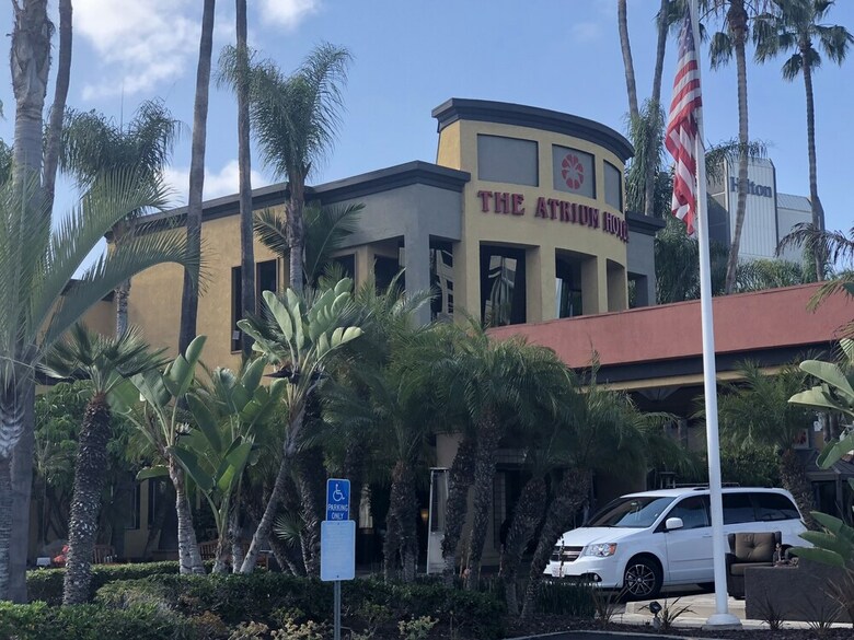 Atrium Hotel At Orange County Airport