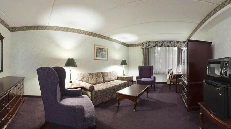 Clarion Hotel & Conference Center