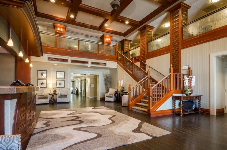 Hotel West Inn & Suites