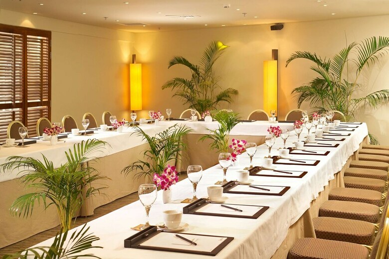 Hotel Radisson Blu Dhaka Water Garden