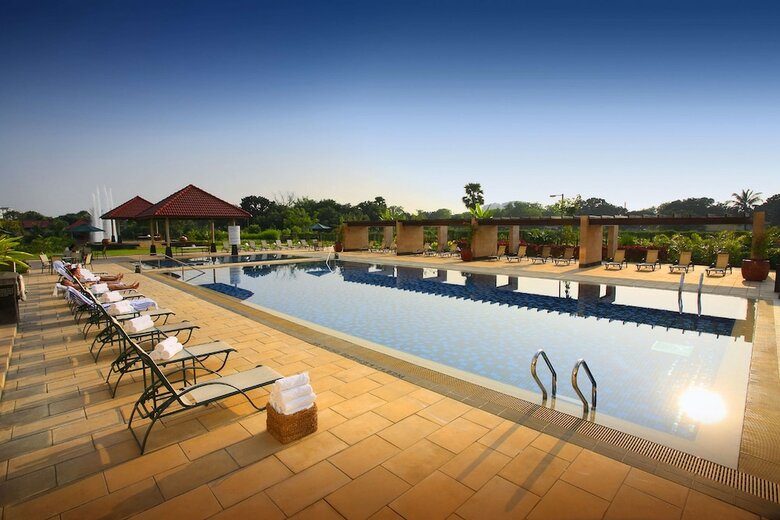 Hotel Radisson Blu Dhaka Water Garden