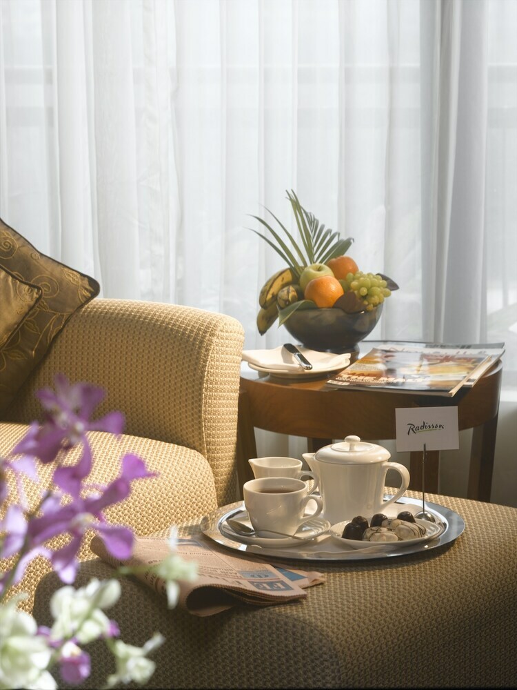 Hotel Radisson Blu Dhaka Water Garden