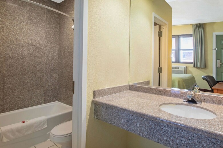 Motel Days Inn By Wyndham Elmsford / White Plains