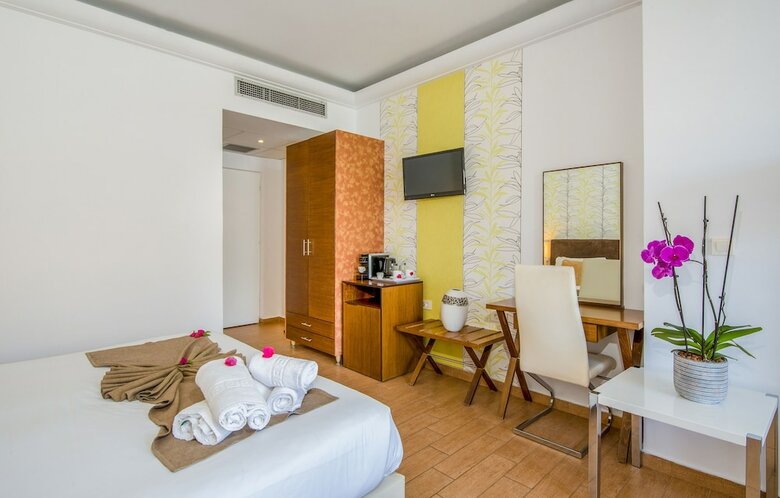 Hotel Kalyves Beach