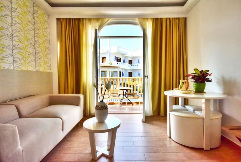 Hotel Kalyves Beach