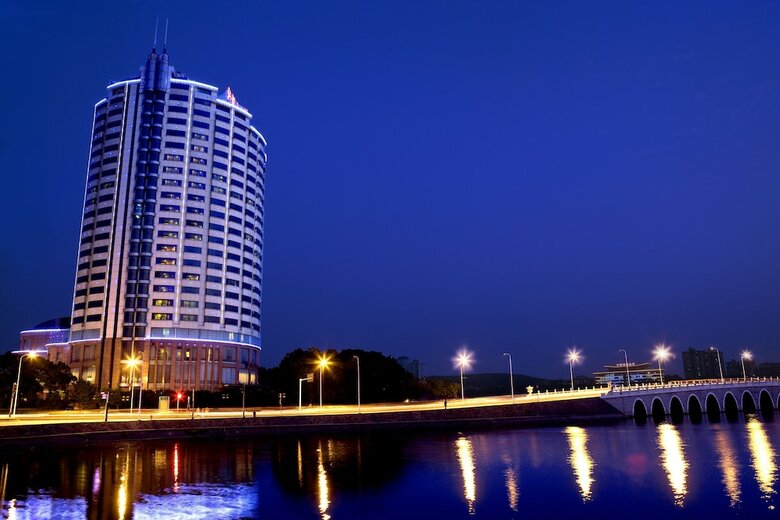 Hongyi Hotel Wuhan University