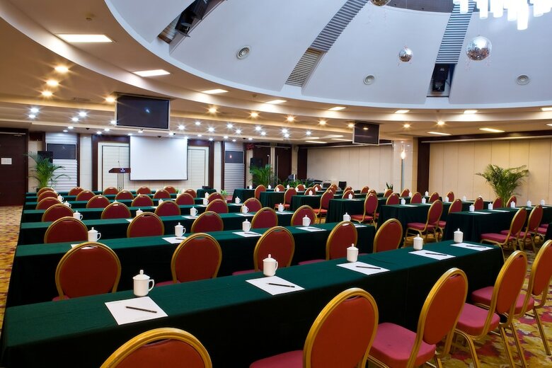 Hongyi Hotel Wuhan University