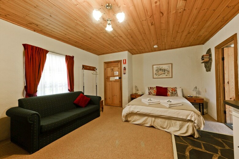 Reillys Wines Heritage Cottages