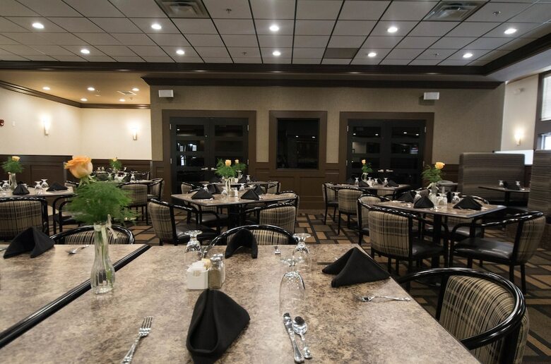 Hotel Chateau Nova Peace River