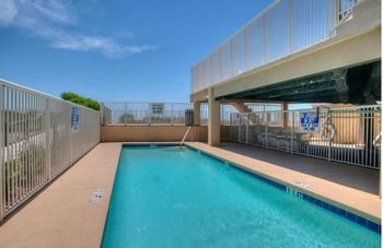 Hyperion Towers By Elliott Beach Rentals