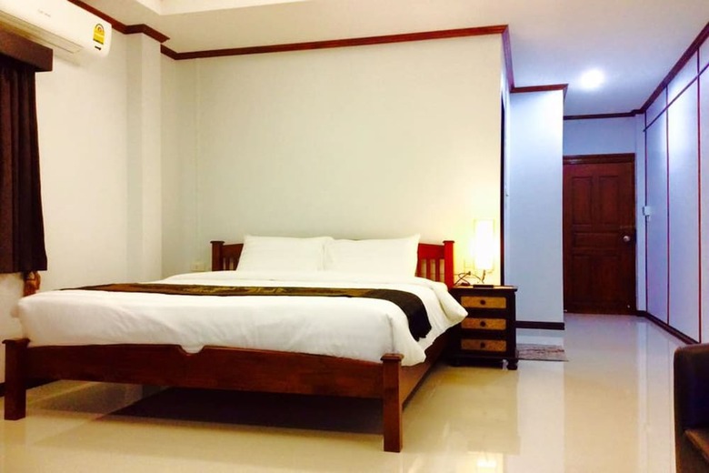 Hotel Ez House & Cafe