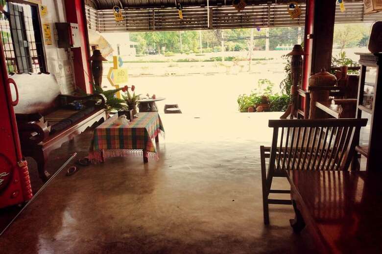 Hotel Ez House & Cafe